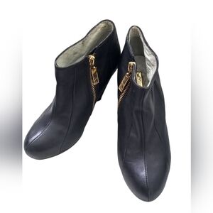 Matiko Women's Black Ankle Boots with Gold Zipper Size 6 US